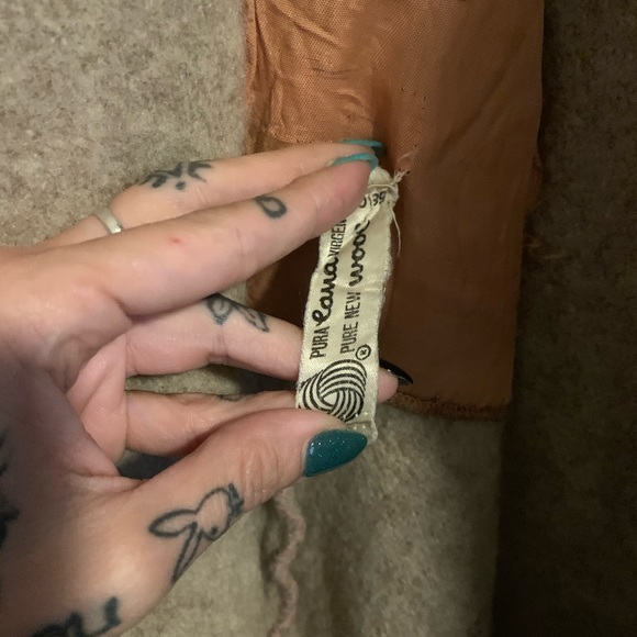 Afghan coat - Picture 10 of 13